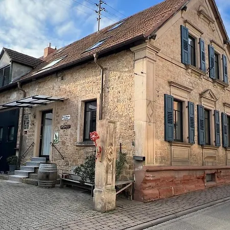 Momai 1891 Design-Ferienwohnung In Ehemaligen Winzeranwesen Maikammer