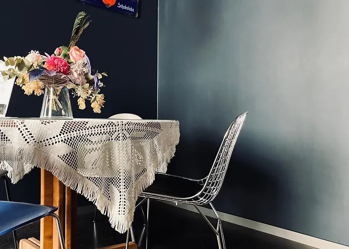 Momai 1891- Moderne 迈卡默