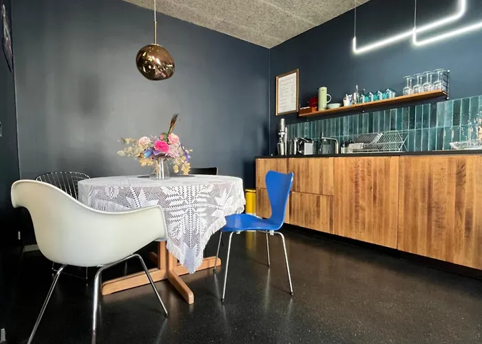 Momai 1891- Moderne * 迈卡默